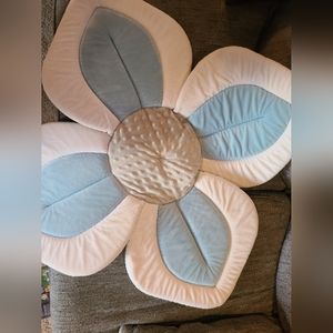 Baby bath flower